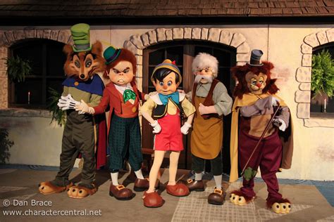 Pinocchio (Movie) at Disney Character Central