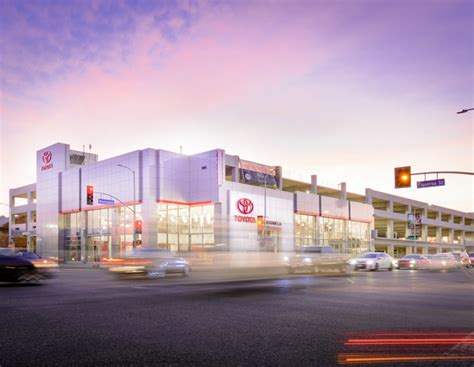 Toyota Dealership Debuts in Downtown LA - Commercial Property Executive