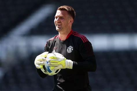 Tom Heaton reveals his Manchester United target after impressing against Derby - Manchester ...