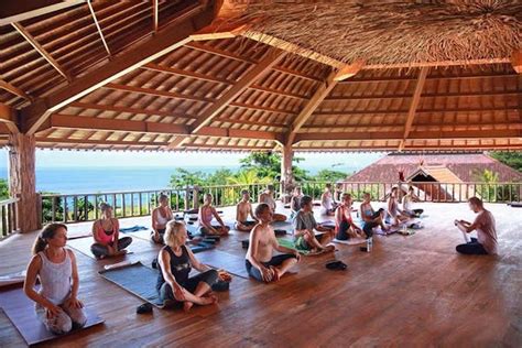 8 Yoga Retreats in Bali to Help You Find Your Best Self - Fravel