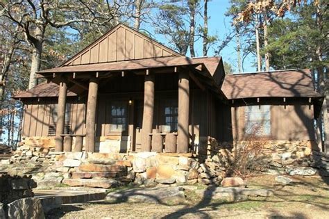 Dog-friendly cabin 17 - Picture of Petit Jean State Park, Morrilton ...