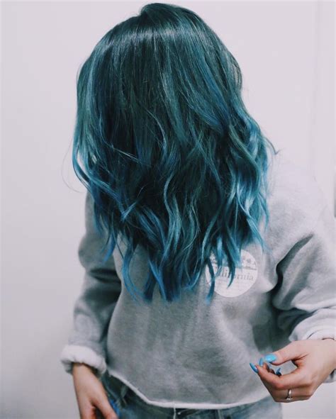 15 photos for teal hair inspiration!