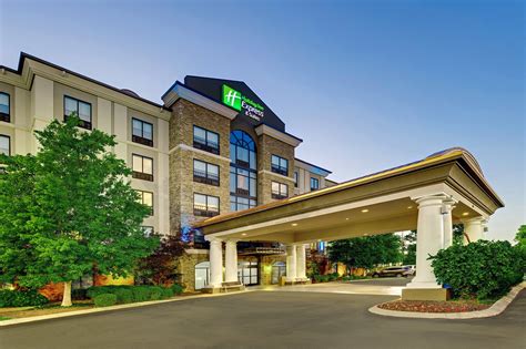 HOLIDAY INN EXPRESS & SUITES NASHVILLE-OPRYLAND, AN IHG HOTEL - UPDATED 2023 Reviews & Price ...