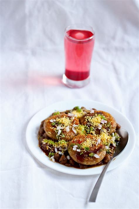 aloo tikki chole recipe, how to make aloo tikki chole chaat recipe