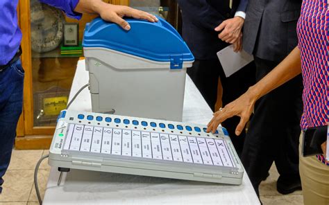 What is an EVM: Advantages & Use an Electronic Voting Machine