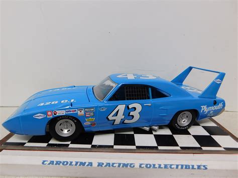 Richard Petty 1/24 #43 Plymouth by Petty 1970 Plymouth Superbird (Petty ...