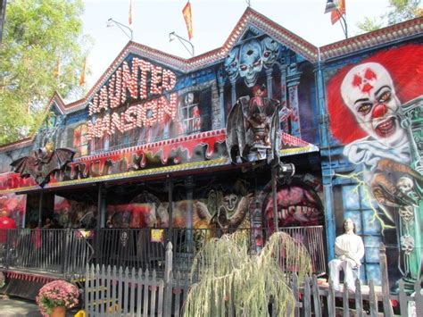 Pin by Dutchy Libre on Horror in 2019 | Fair rides, Haunted house ...