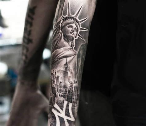 New York City tattoo by Dani Ginzburg | Post 31445 | New york tattoo, Tattoos for guys, Black ...