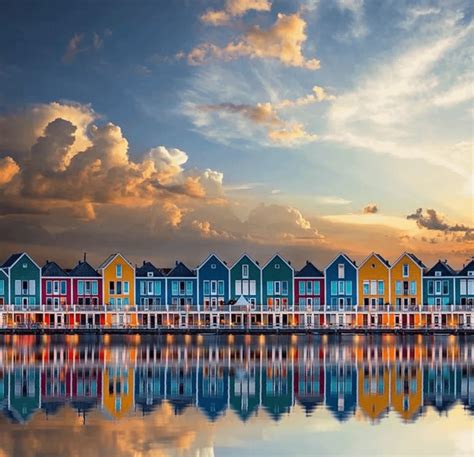 Spectacular waterfront in Houten, Netherlands (credit: chiukiamsterdam) : r/stumbleduponthisgem