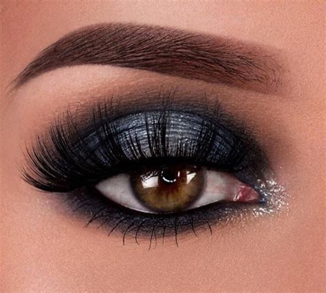 Black Eye Makeup Is All The Rage For The New Year | BEAUTY