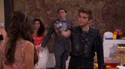 Image - Max Tries to Take Phoebe's Powers.jpg | The Thundermans Wiki | FANDOM powered by Wikia