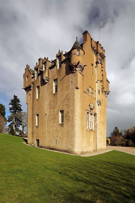 Crathes Castle | Scotland castles, Castle, Scottish castles