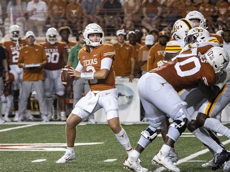 Texas QB Quinn Ewers makes surprise return to practice