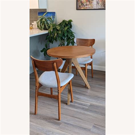 West Elm 30" Round Dining Table - AptDeco