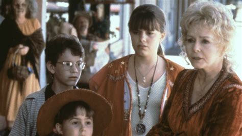 The "Halloweentown" Cast Reunited and Fans Lost Their Minds | Teen Vogue