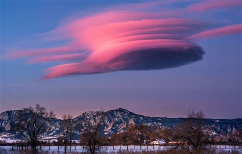 Lenticular Clouds Wallpaper