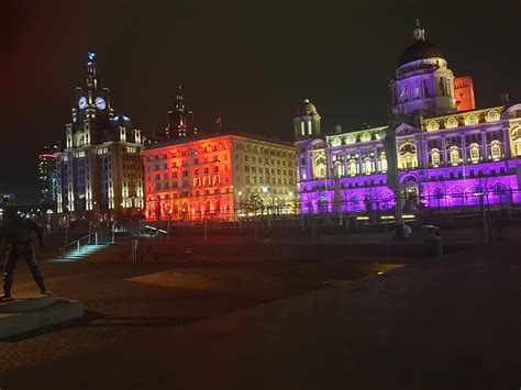 The Three Graces on Liverpool's waterfront at night time : r/Liverpool