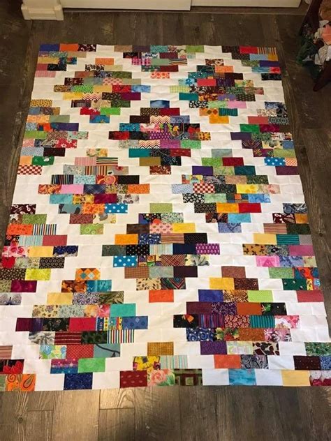 Scrap quilt by Cyndi Holman | Scrappy quilt patterns, Scrappy quilts, Quilts