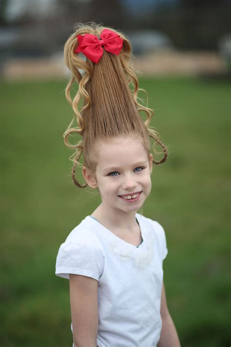 Alyssa's Cindy Lou Who hair for Dr. Seuss day at school | Look de cabello, Cabello, Tejidos