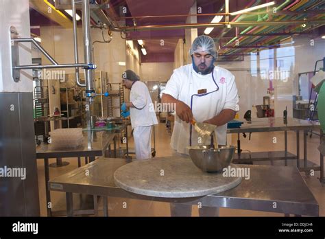 Workers at Cadbury World on the site of the Cadbury chocolate factory Stock Photo: 60026656 - Alamy