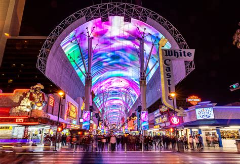 fremont_street_experience_digital_signage_installation_1500byx_0000_Fremont_St__Dome_02_2020_3 ...