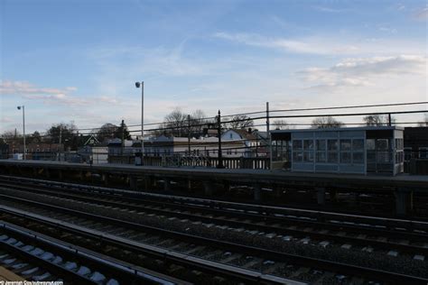 Hollis (Long Island Railroad Hempstead Branch) - The SubwayNut