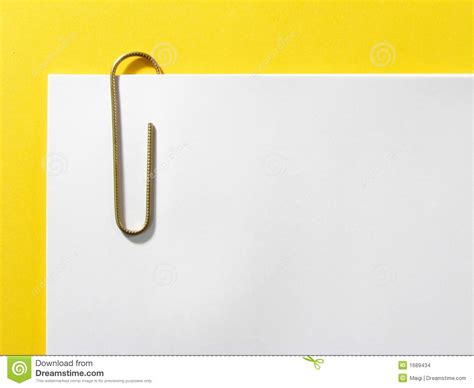 stationery - How to stop a paperclip slipping off - Lifehacks Stack Exchange