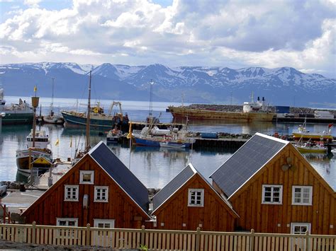 File:Husavik Iceland 2005 2.JPG - Wikimedia Commons