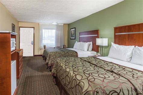 Baymont Inn and Suites Pigeon Forge Rooms - Water Park Hotel Pigeon Forge