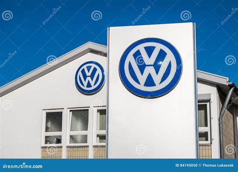 Volkswagen VW Sign, Logo, Symbol At Volkswagen Warszawa Okecie ...