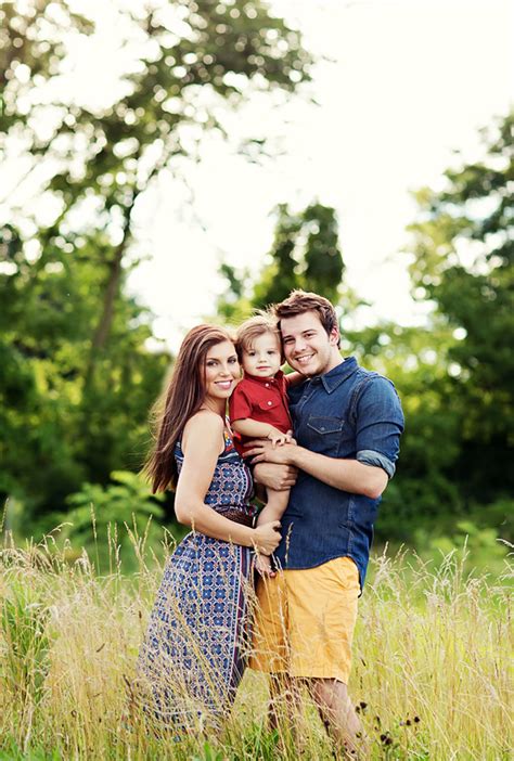 Outdoor Family Photo Ideas, Family Portraits Ideas : Price and stock ...