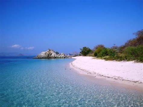 The beach at Labuan Bajo island | Labuan, Indonesia, Tempat