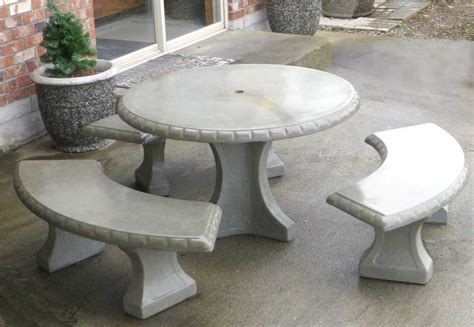 Round Picnic Table with 3 benches | Bodes Precast Concrete