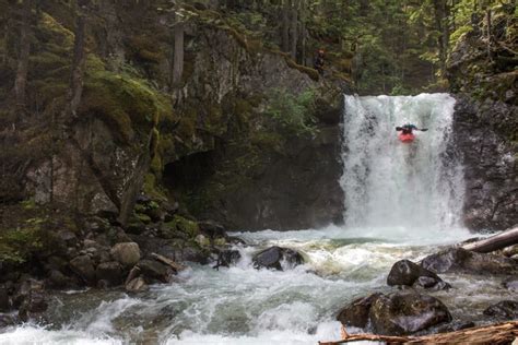 Whitewater Kayaking Destinations - The Whitewater Kayaking Hub