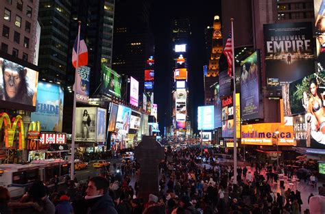 New York Times Square on Christmas Eve | If you like crowds,… | Flickr