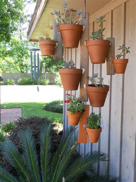 Clay pot holder | Diy flower pots, Hanging flower pots, Planting pot