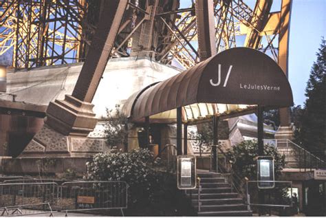 Le Jules Verne - Un remarquable restaurant sur la Tour Eiffel