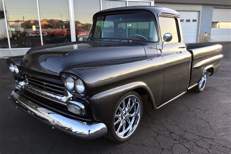 1958 CHEVROLET APACHE CUSTOM PICKUP