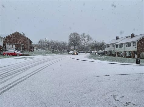 Yeovil transformed into winter wonderland as snow hits Somerset - Somerset Live