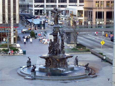 File:Cincinnati-fountain-square-full.jpg - Wikimedia Commons