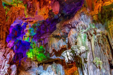 caves in Ha Long Bay Vietnam – Viaggiatore.net