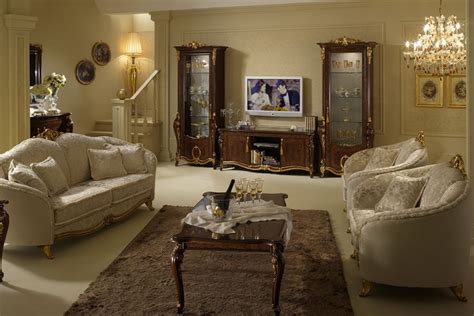 Furnish your classic Italian style living room with an elegant Arredoclassic collection