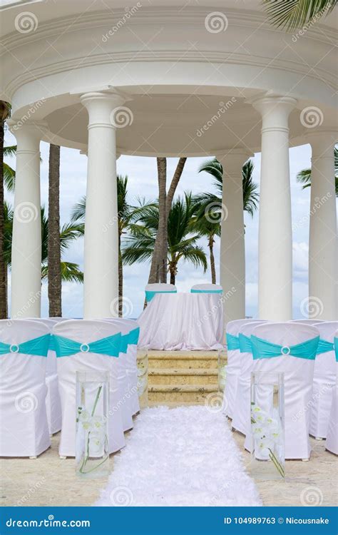 Tropical Wedding on Caribbean Beach Stock Image - Image of chairs, republic: 104989763