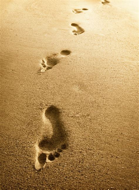 Footprints ~ Amazing Quotes Stories And Articles