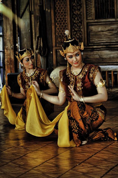 Javanese Dancers | Seni tradisional, Budaya, Sejarah kuno