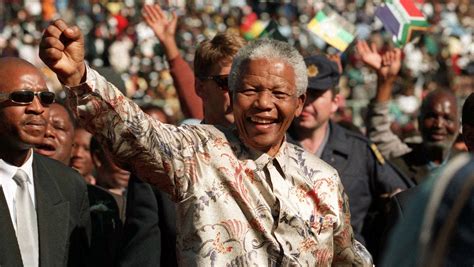 Nelson Mandela, rights activist, dies