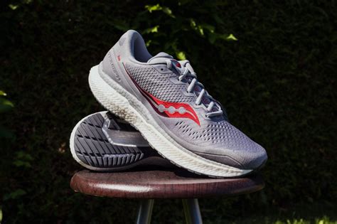 SHOE REVIEW: Saucony Triumph 18 - Canadian Running Magazine