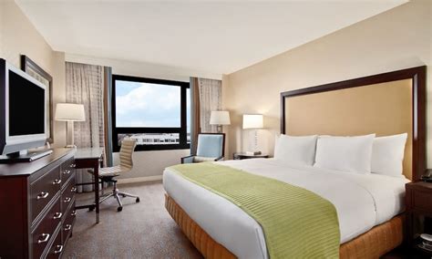 Rooms & Suites | Washington HIlton