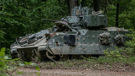 Croatia receives its first M2A2 Bradley ODS tanks, identical to those ...