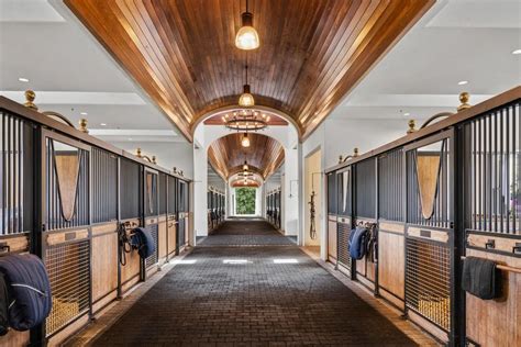 Horse and Rider | 5 Equestrian Properties With Notable Stables - Sotheby´s International Realty ...